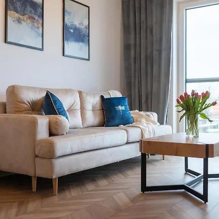 Lotte - Parking Podziemny, Osiedle Strzezone 아파트